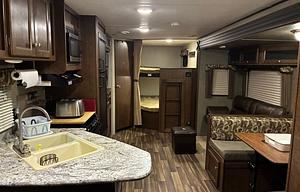 2017 Hideout 28BHS RV rental photo 5