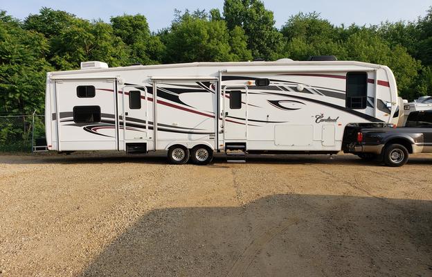 2009 Forest River Cardinal M-3802BH