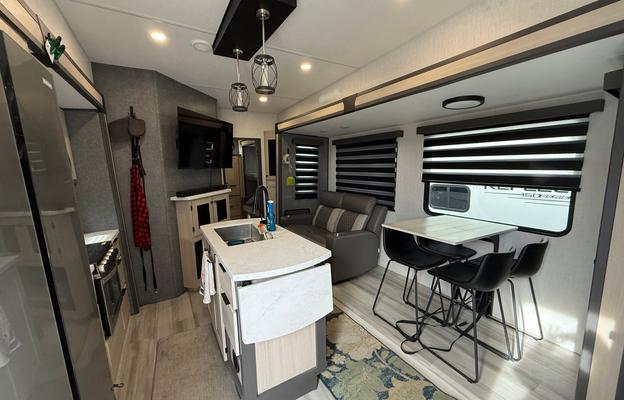 2025 Wildcat 37BEST RV rental photo 1