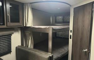 2021 Transcend Xplor 247BH RV rental photo 18