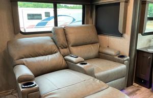 Ruby! Our REFLECTION 303RLS is ready for Glamping+