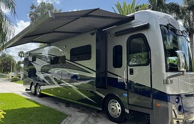 Presidential Luxury Coach