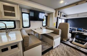 Luxury RV Adventure: Rent the Eclipse 34J Class A!