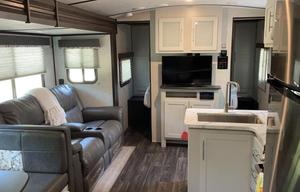 The Hitch Hiker, 32 ft. bunkhouse, 30 amp sleeps 8
