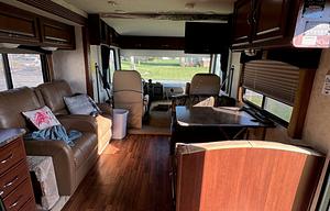 Adventure-Ready Bunkhouse RV – Sleeps 8