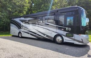 Luxury Coach - Quiet Diesel Pusher - Starlink