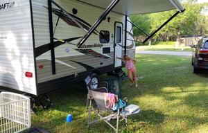 18’ Autumn Ridge: Sleeps 5, Easy Tow, Cozy!