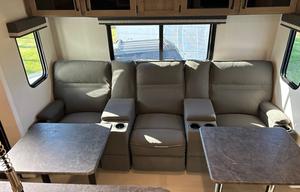 2024 Palomino Puma Unleashed 383DSS RV rental photo 2