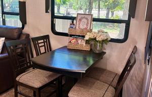 Modern 5th Wheel: Fireplace, Island & 2 Queens