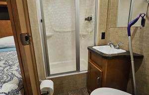 Adventure Ready! Winnebago Minnie Winnie sleeps 5