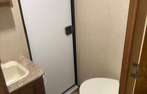 Zinger 2 room  bunk house. Delivery only