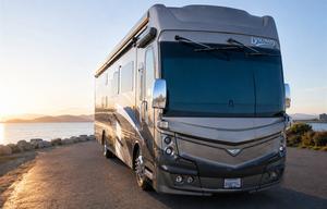 ❦ Discovery Pie ❦ Luxe Diesel • Sleeps 10 • Lounge