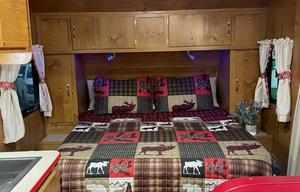 Camp in vintage luxury