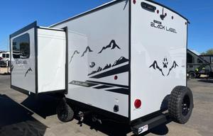 2025 Cherokee Wolf Pup Black Label 17JWBL RV rental photo 9