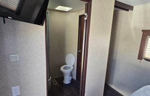 2016 Eclipse Milan Series 26RLSG RV rental photo 8