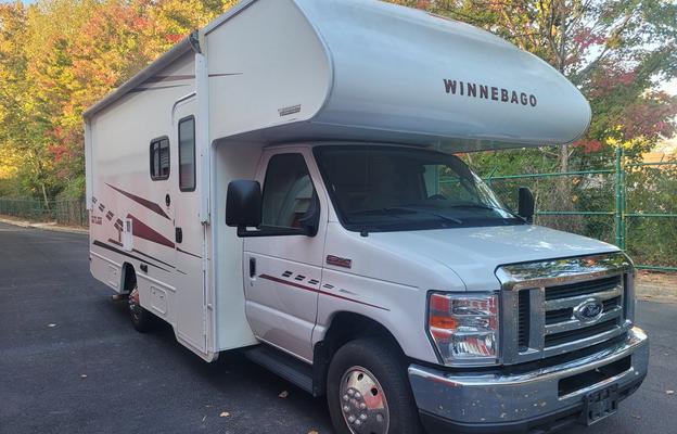 2019 Winnebago Outlook 22C RV rental photo 1