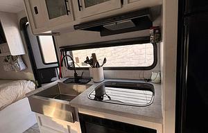 Family Adventure Bunkhouse – Easy Tow