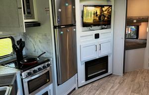 Clean ready to use Astoria RV for a dream vacation