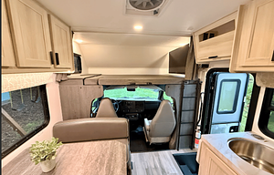 Family&Pet Friendly - 2024 Forest River SUNSEEKER