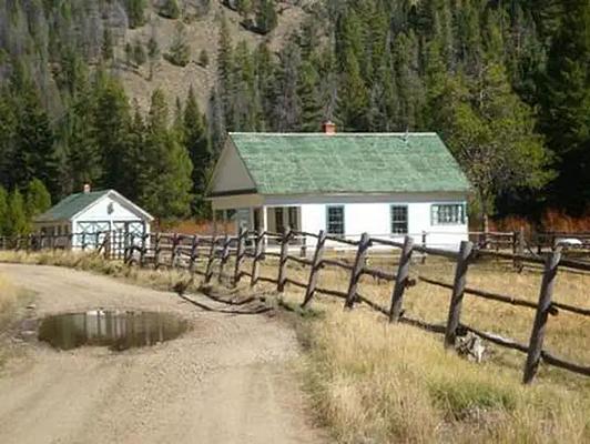 001, Loop: YELLOWJACKET GUARD STATION