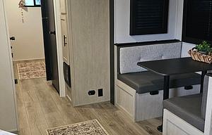 Spacious Shasta I-5–Sleeps 10 | Triple A/C & Bunks
