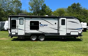 Beautiful Palomino Puma XLE Lite 25RSC