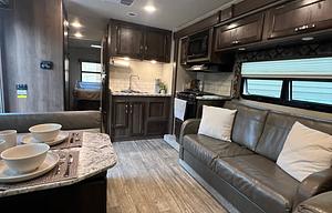 The Bunkhouse Motorhome | Sleeps 8