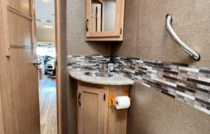 2018 28 ft Thor Motor Coach Freedom Elite