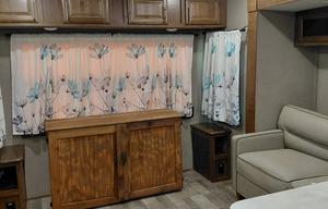 2020 Forest River RV Rockwood Signature Ultra Lite 8329SS RV rental photo 9