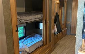 Luxury Family Bunkhouse -Sleeps 10-Fully Stocked