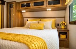 2 Bedroom/2 Bath w tub Luxury Fifth WheelGWTX 2797