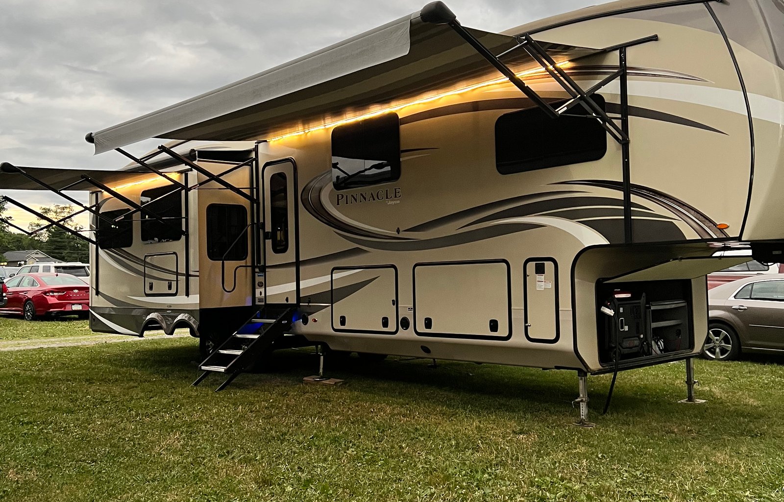 2018 Pinnacle 37RSTS