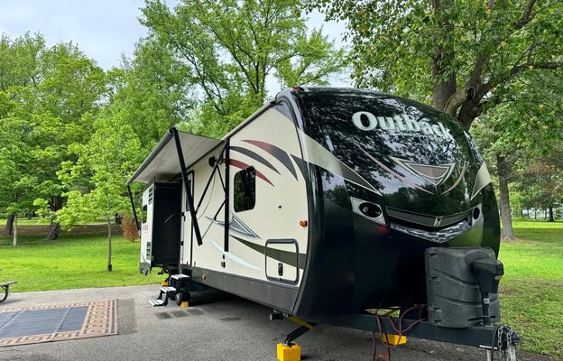 2018 Keystone RV Outback 325BH RV rental photo 1
