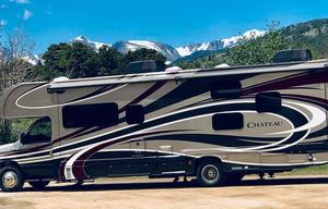 On The Go Chateau *2019 Bunkhouse*