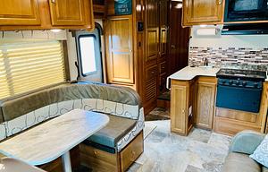 2018 Coachmen Leprechaun - LPA233