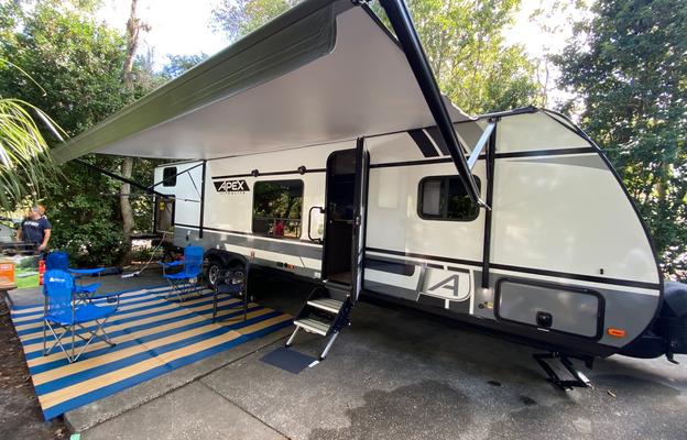 2021 30 ft Coachmen Apex Lite Trailer
