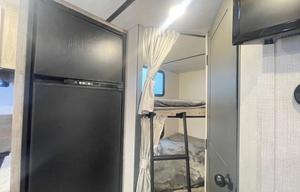 Legend Brownie * Slide-out * Sleeps8 * Ultra light
