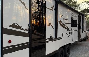 Elite Escape RV Rentals Co.   -   Delivery Only