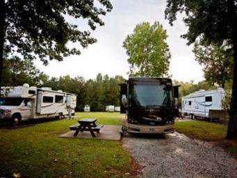 Lake Pines RV Park & Campground