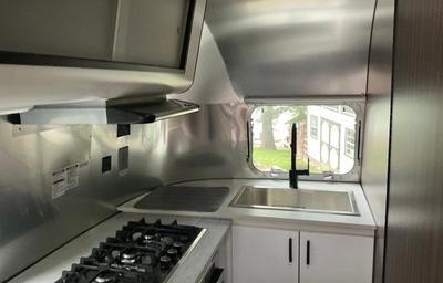 Airstream 20’ Caravel