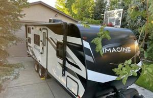 Grand Design Imagine XLS 23BHE upgraded Queen bed!