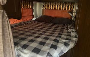 Family Friendly Class C motor home. Pet Friendly