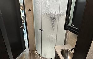 Modern Farmhouse Bunkhouse Motorhome 2022 Alante