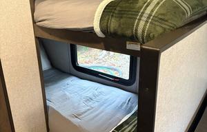 2021 Coleman-Fully Loaded Glamping Travel Trailer!