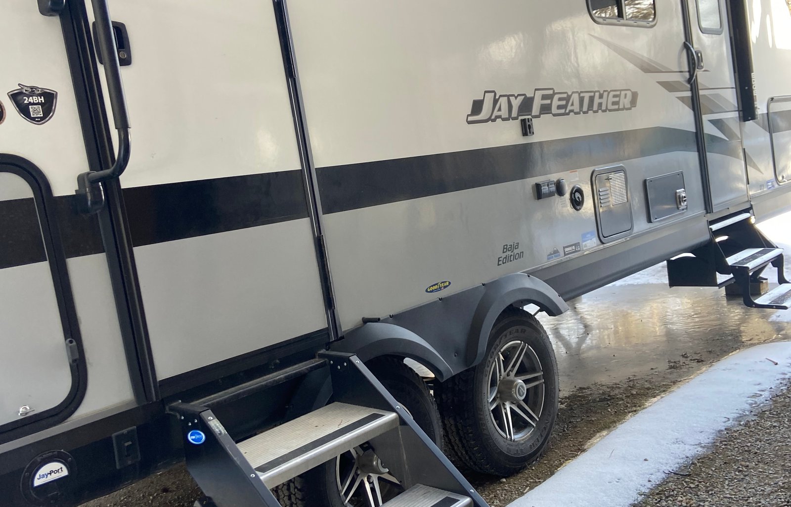 2022 Jayco Jay Feather 24BH