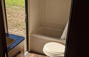 28' SUMMERLAND SLEEPS 10 COMES FULLY STOCKED