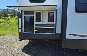 2021 Keystone RV Sprinter 32BH RV rental photo 2