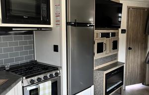 Amazing Bunkhouse, Outside Kitchen, Fireplace
