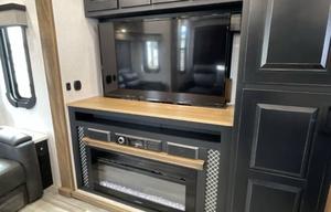 Luxury Monthly RV Stay for Traveling Professionals