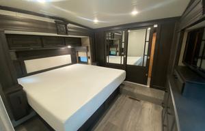 2021 DRV Luxury Suites FullHouse JX450